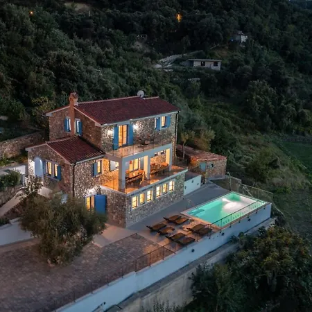 Casa de Férias House In With Sea View, Terrace, Air Conditioning, Wifi 890-1