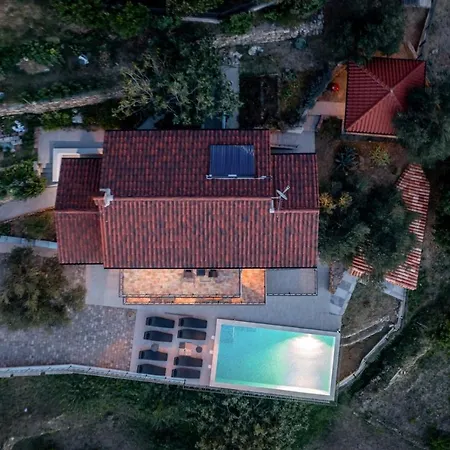 House In With Sea View, Terrace, Air Conditioning, Wifi 890-1 Supetarska Draga