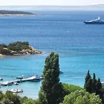 Vakantiehuis House In With Sea View, Terrace, Air Conditioning, Wifi 890-1 Supetarska Draga