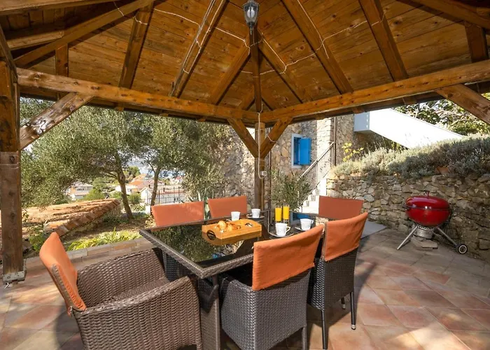 House In With Sea View, Terrace, Air Conditioning, Wifi 890-1 * Supetarska Draga