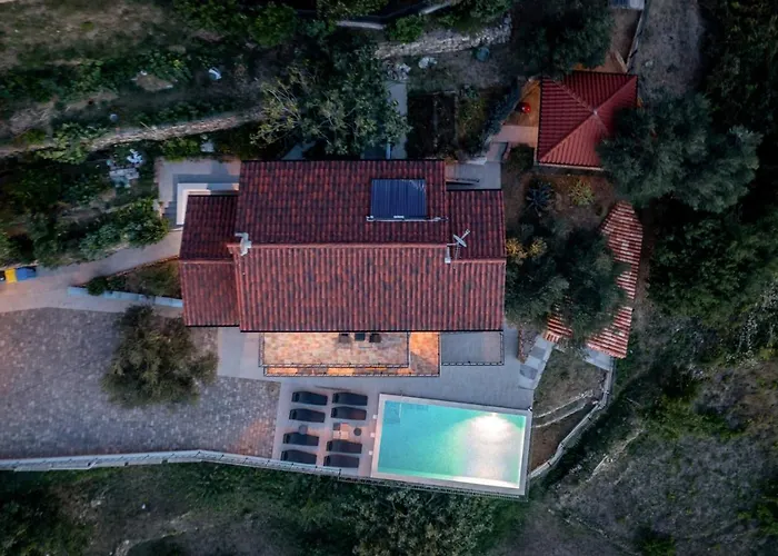 House In With Sea View, Terrace, Air Conditioning, Wifi 890-1 Supetarska Draga